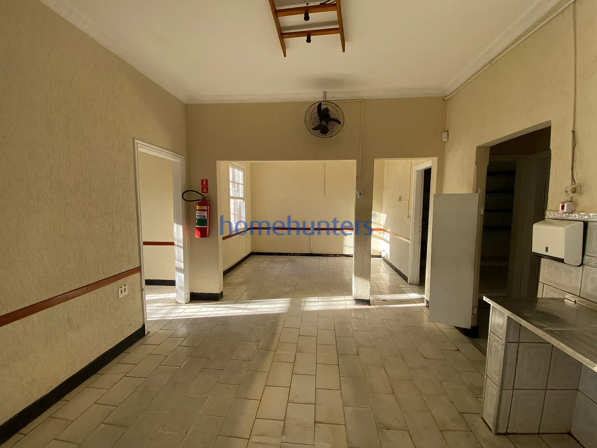 Casa, 1 quarto, 250 m² - Foto 17