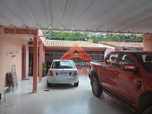 Casa com 250m² 4 quartos e 2 banheiros, à venda, no bairro Parque Industrial em São José dos Campos
