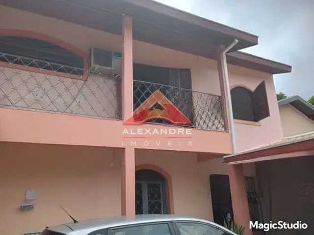 Casa com 250m² 4 quartos e 2 banheiros, à venda, no bairro Parque Industrial em São José dos Campos