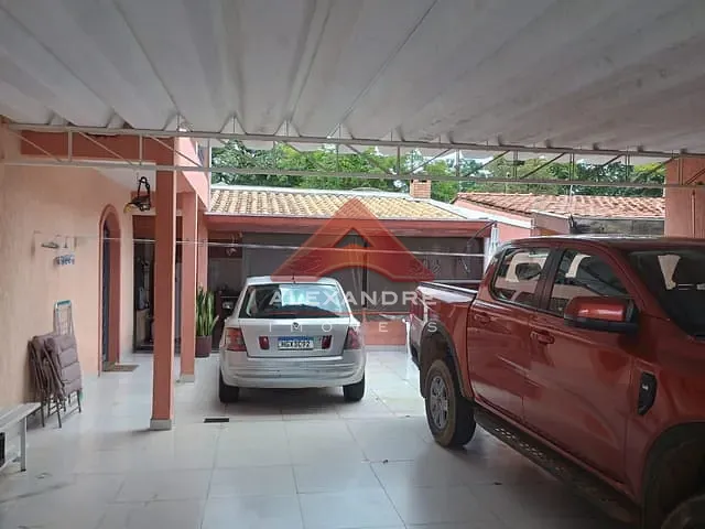 Casa com 250m² 4 quartos e 2 banheiros, à venda, no bairro Parque Industrial em São José dos Campos