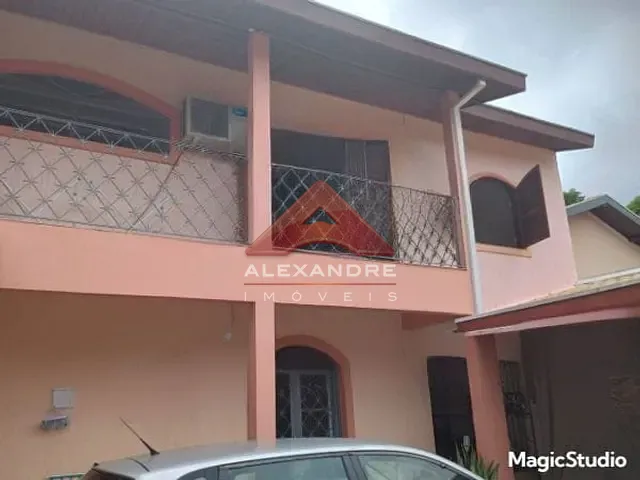 Casa com 250m² 4 quartos e 2 banheiros, à venda, no bairro Parque Industrial em São José dos Campos