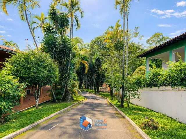 Casa com 2413m² 4 quartos e 5 banheiros, à venda, no bairro Jardim Colibri em Cotia