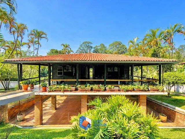 Casa com 2413m² 4 quartos e 5 banheiros, à venda, no bairro Jardim Colibri em Cotia