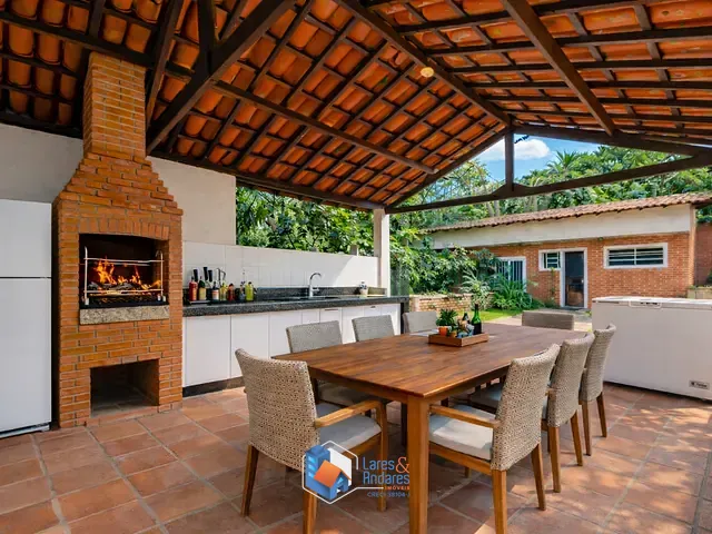 Casa com 2413m² 4 quartos e 5 banheiros, à venda, no bairro Jardim Colibri em Cotia