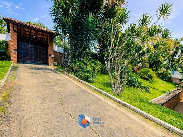 Casa com 2413m² 4 quartos e 5 banheiros, à venda, no bairro Jardim Colibri em Cotia
