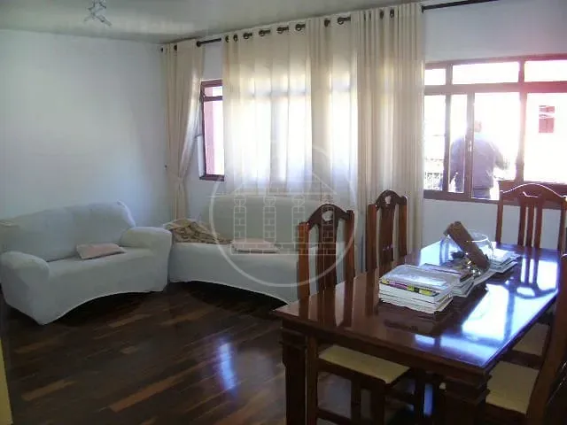 Casa, 3 quartos, 250 m² - Foto 1