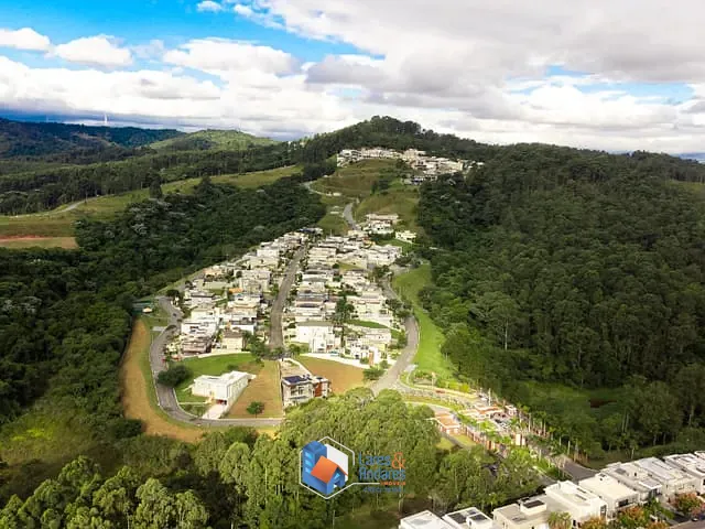 Casa com 860m² 4 quartos e 6 banheiros, à venda, no bairro Alphaville em Santana De Parnaíba