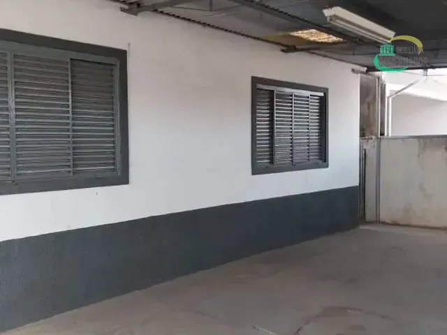 Casa com 250m² 3 quartos e 2 banheiros, à venda, no bairro Jardim García em Campinas