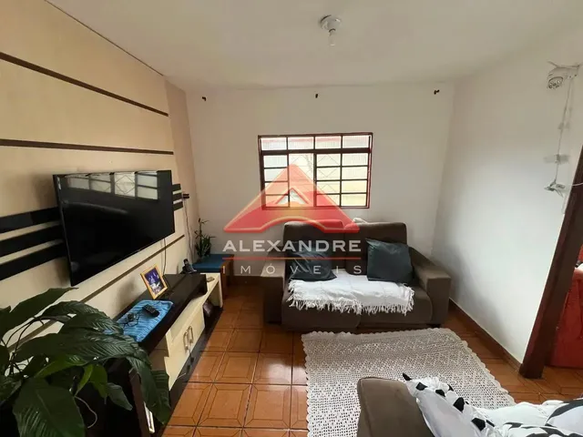 Casa com 250m² 2 quartos e 1 banheiro, à venda, no bairro Jardim Ismênia em São José Dos Campos
