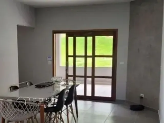 Casa com 1104m² 3 quartos e 2 banheiros, à venda, no bairro Condomínio Parque Vale dos Lagos em Jacareí