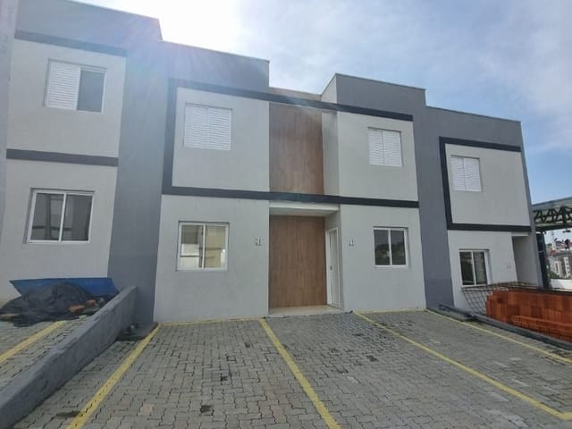 Sobrado em Condomínio á Venda