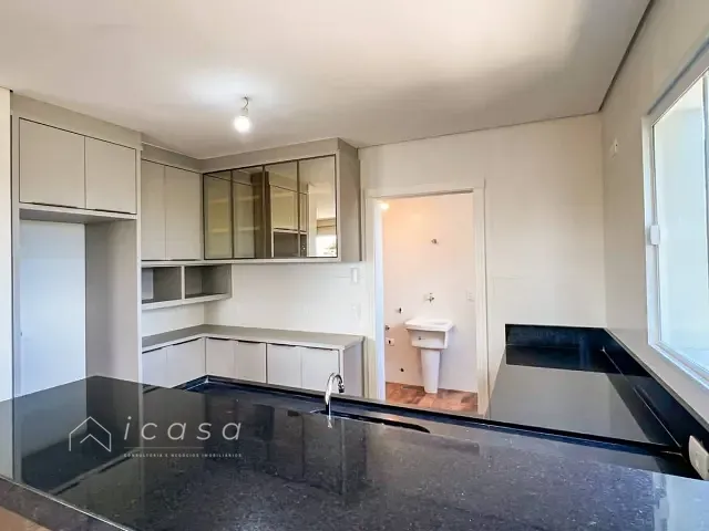 Casa com 300m² 3 quartos e 4 banheiros, à venda, no bairro Alto da Vila Inglesa em Campos do Jordão