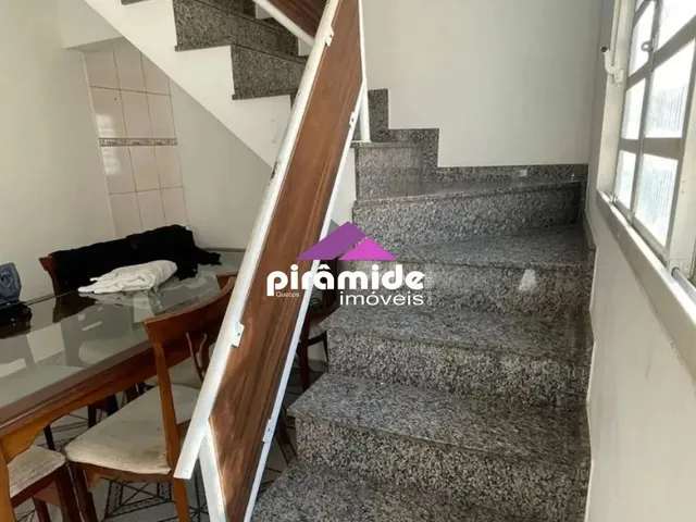 Casa com 250m² 3 quartos e 2 banheiros, à venda, no bairro Vila Terezinha em São José Dos Campos