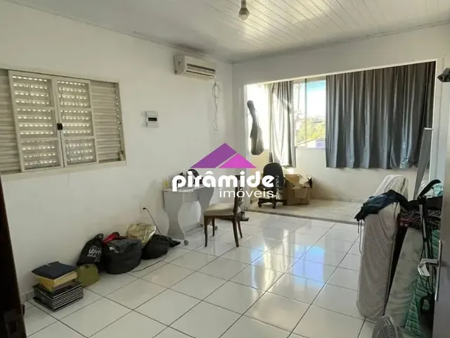 Casa com 250m² 3 quartos e 2 banheiros, à venda, no bairro Vila Terezinha em São José Dos Campos