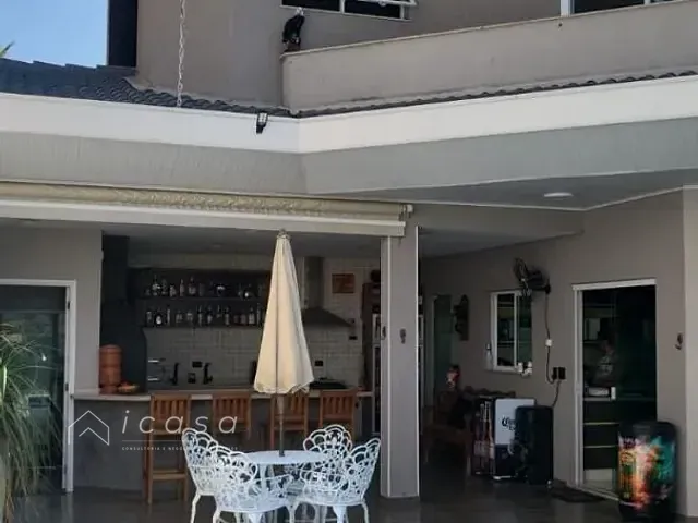Casa com 378m² 4 quartos e 5 banheiros, à venda, no bairro Vila Zezé em Jacareí