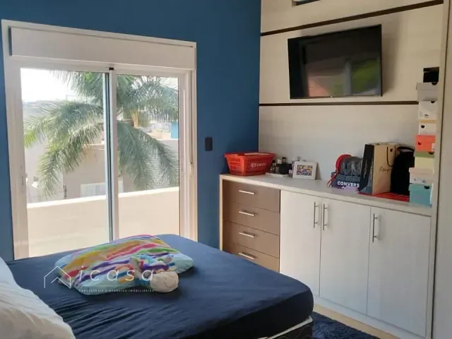 Casa com 378m² 4 quartos e 5 banheiros, à venda, no bairro Vila Zezé em Jacareí