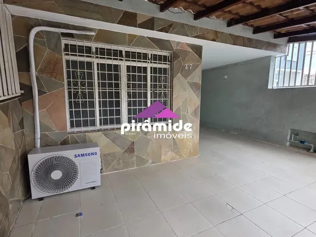 Casa com 188m² 4 quartos e 3 banheiros, à venda, no bairro Jardim Paraíba em Jacareí