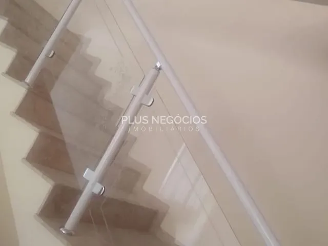 Casa com 250m² 4 quartos e 4 banheiros, à venda, no bairro Zona Industrial em Sorocaba