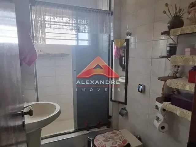 Casa com 300m² 4 quartos e 4 banheiros, à venda, no bairro Vila Tatetuba em São José dos Campos