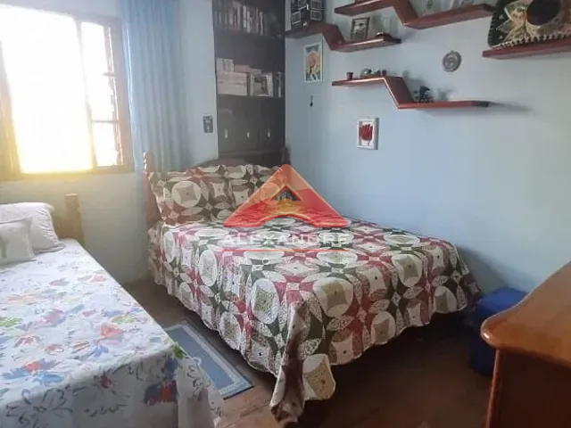 Casa com 300m² 4 quartos e 4 banheiros, à venda, no bairro Vila Tatetuba em São José dos Campos