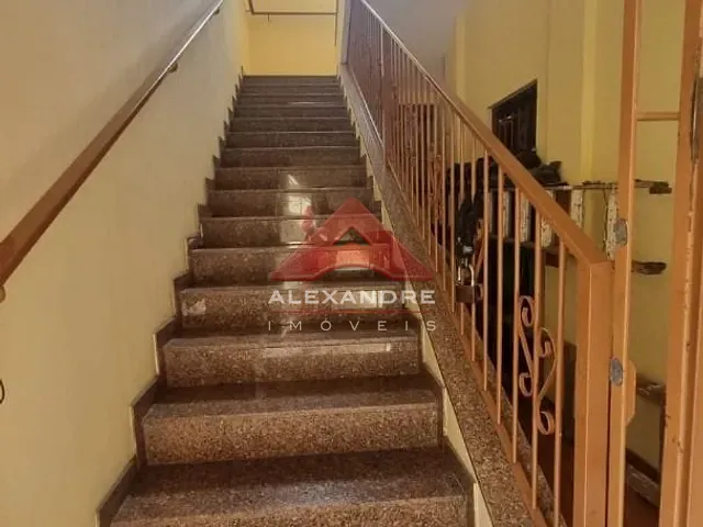 Casa com 300m² 4 quartos e 4 banheiros, à venda, no bairro Vila Tatetuba em São José dos Campos