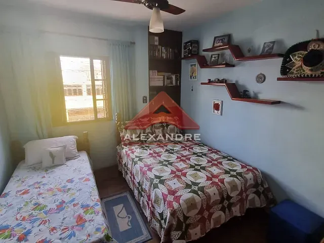 Casa com 300m² 4 quartos e 4 banheiros, à venda, no bairro Vila Tatetuba em São José dos Campos