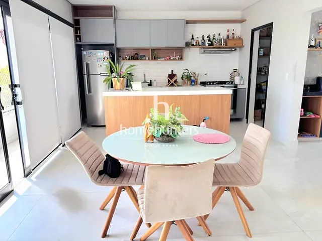 Casa 4 quartos e 6 banheiros, à venda, no bairro Roncáglia em Valinhos