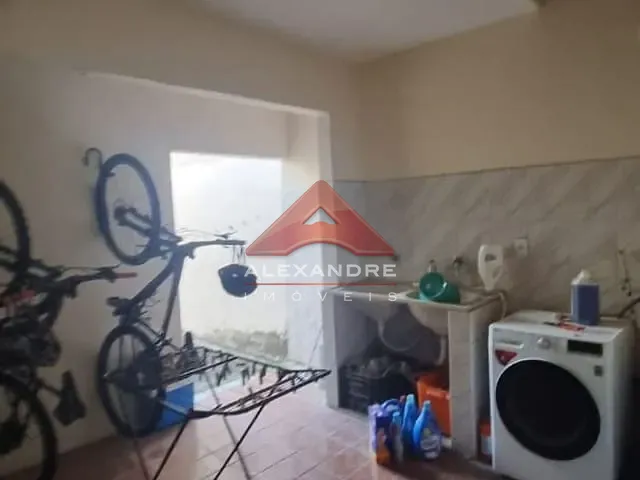 Casa com 250m² 3 quartos e 1 banheiro, à venda, no bairro Jardim Santa Inês II em São José dos Campos