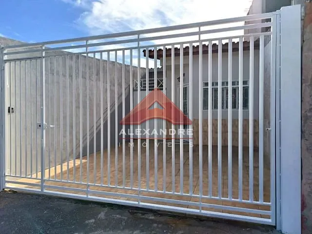 Casa com 125m² 3 quartos e 2 banheiros, à venda, no bairro Jardim São Leopoldo em São José dos Campos