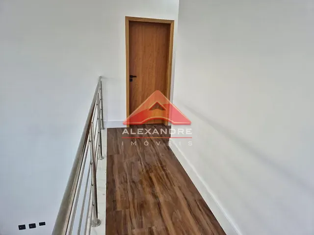 Casa com 250m² 4 quartos e 5 banheiros, à venda, no bairro Floresta em São José dos Campos