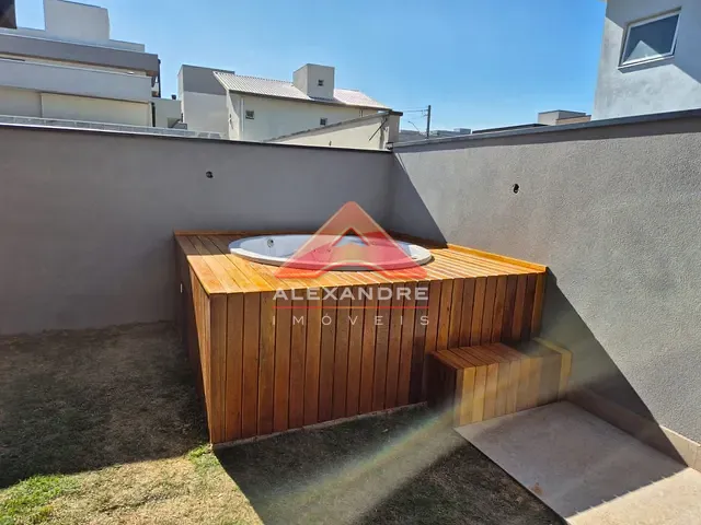 Casa com 250m² 4 quartos e 5 banheiros, à venda, no bairro Floresta em São José dos Campos