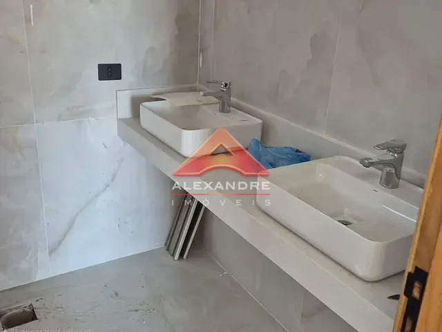 Casa com 250m² 4 quartos e 5 banheiros, à venda, no bairro Floresta em São José dos Campos