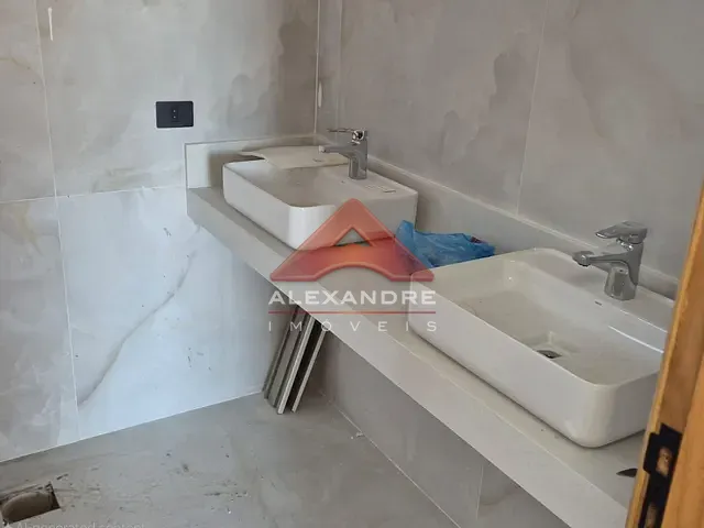 Casa com 250m² 4 quartos e 3 banheiros, à venda, no bairro Floresta em São José dos Campos