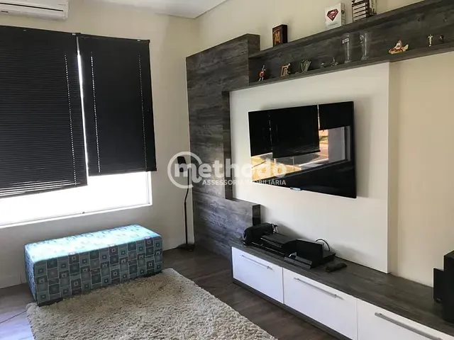 Casa com 483m² 4 quartos e 5 banheiros, à venda, no bairro Swiss Park em Campinas