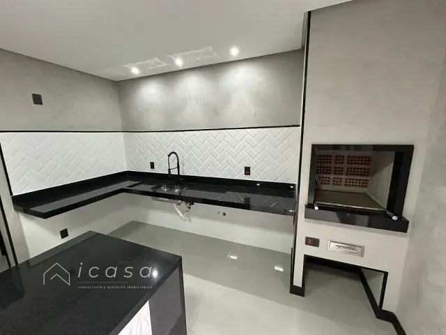 Casa com 300m² 3 quartos e 2 banheiros, à venda, no bairro Residencial Ouro Ville em Taubaté