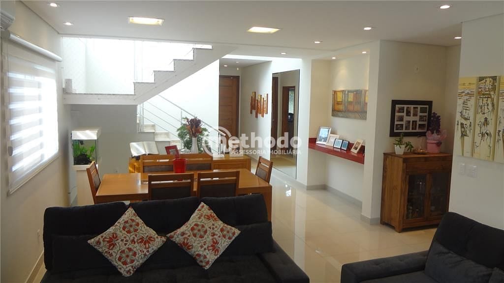 Casa, 3 quartos, 270 m² - Foto 4