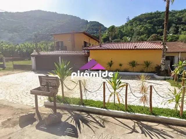 Casa com 620m² 10 quartos e 4 banheiros, à venda, no bairro Enseada em Ubatuba