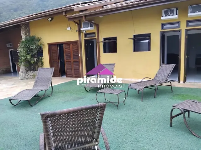 Casa com 620m² 10 quartos e 4 banheiros, à venda, no bairro Enseada em Ubatuba