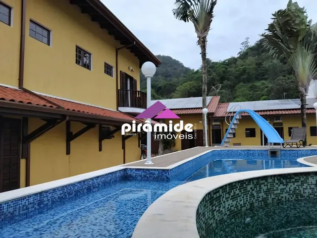 Casa com 620m² 10 quartos e 4 banheiros, à venda, no bairro Enseada em Ubatuba