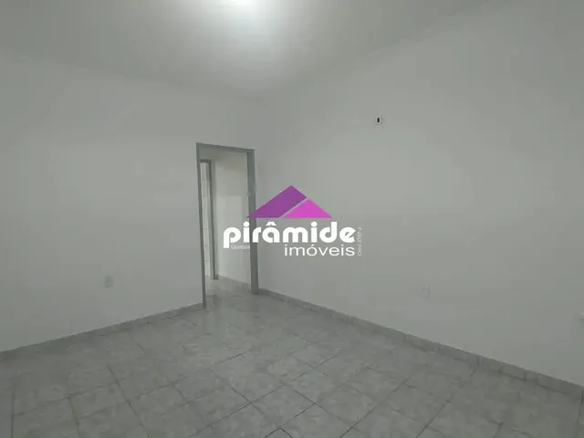 Casa com 10m² 2 quartos e 1 banheiro, para alugar, no bairro Jardim Castanheira em São José Dos Campos