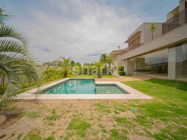 Casa com 1080m² 5 quartos e 8 banheiros, à venda, no bairro Tamboré em Santana de Parnaíba
