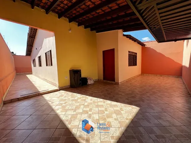 Casa com 200m² 3 quartos e 2 banheiros, à venda, no bairro Jardim Arlindo Laguna em Ribeirão Preto