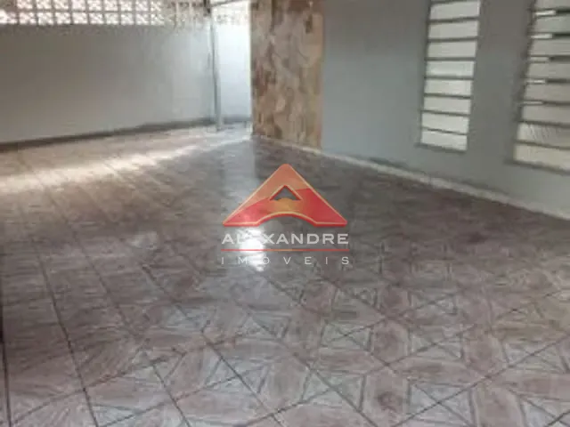 Casa com 250m² 2 quartos e 1 banheiro, à venda, no bairro Vila Tatetuba em São José dos Campos