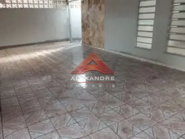Casa com 250m² 2 quartos e 1 banheiro, à venda, no bairro Vila Tatetuba em São José dos Campos