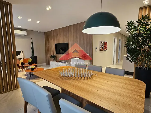 Casa com 250m² 3 quartos e 2 banheiros, à venda, no bairro Villa Branca em Jacareí