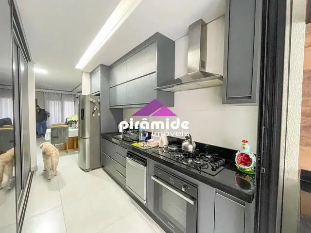 Casa com 274m² 3 quartos e 2 banheiros, à venda, no bairro Jardim Jacinto em Jacareí