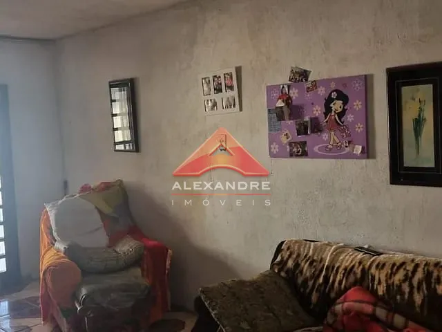 Casa com 300m² 4 quartos e 2 banheiros, à venda, no bairro Vila Tatetuba em São José dos Campos