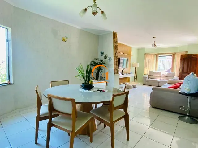 Casa com 355m² 3 quartos e 2 banheiros, à venda, no bairro Jardim do Lago em Atibaia