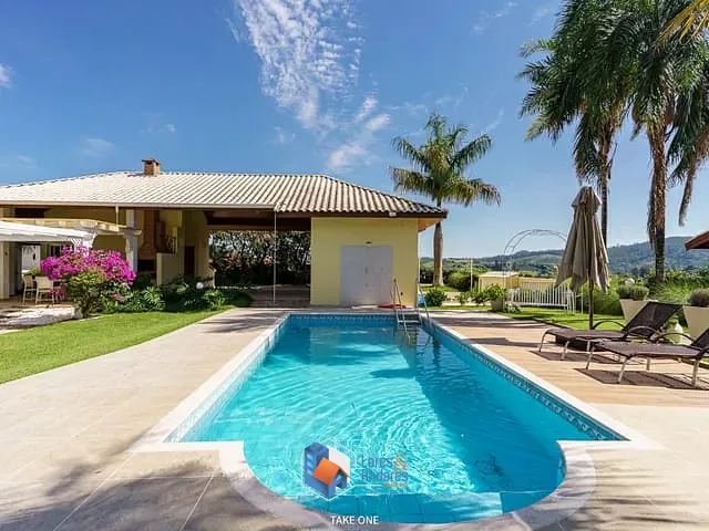 Casa com 1500m² 5 quartos e 6 banheiros, à venda, no bairro Condomínio Jardim Primavera em Louveira