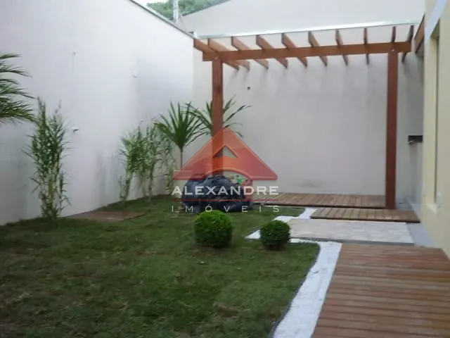 Casa com 200m² 3 quartos e 2 banheiros, à venda, no bairro Jardim das Indústrias em São José dos Campos